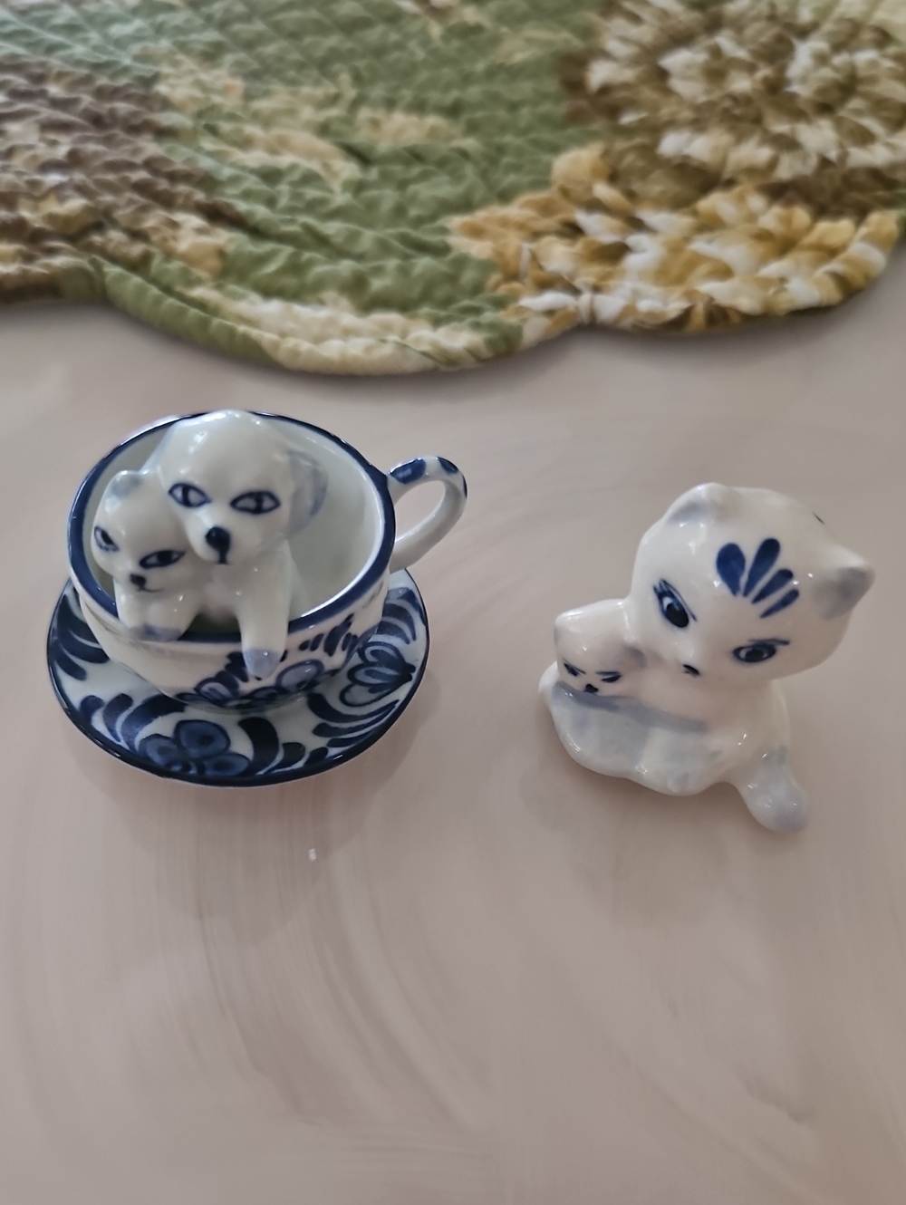 Curio Trinkets Delft  White Blue  Handpainted Saucer Dog Cat #697 Set Of 2